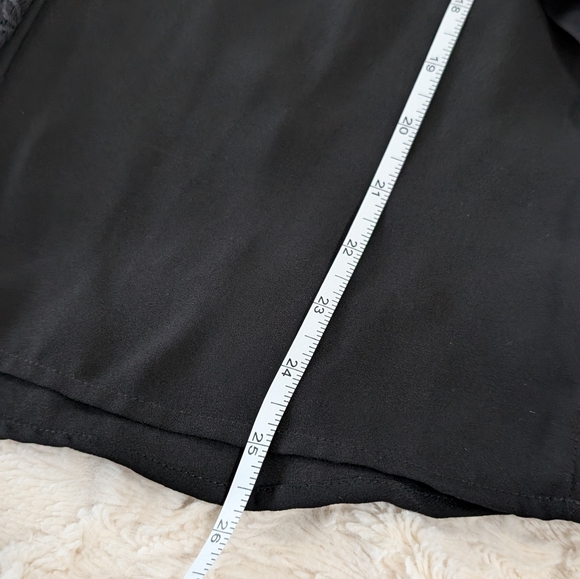 Women's top size Small silky black blouse open detail - Picture 5 of 10